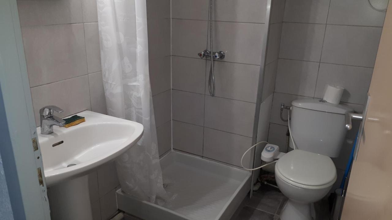 Studio Cabine Avec Jardinet A 30 M De La Plage, Au Calme. Gruissan Εξωτερικό φωτογραφία